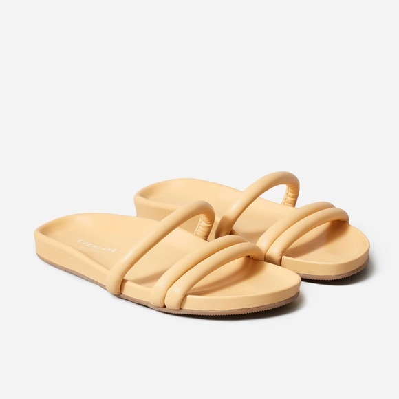 Everlane The Form Three Strap
Slide Sandals in Apricot - Picture 2 of 8